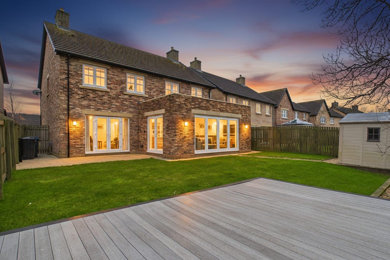 Oak Drive, Stainburn, CA14